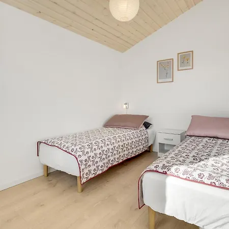 Apartment 3 Bedroom Cozy In
